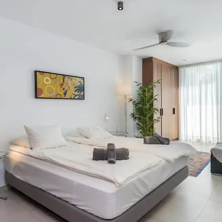 Excelente Terraza De Primera Linea Marbella